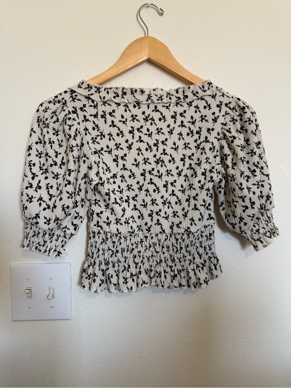 Topshop Black Floral Smocked Crop Top on White - Picture 6 of 6